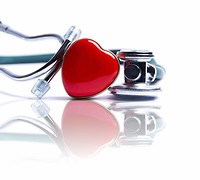 Na zdjęciu: czerwone serce, stetoskop